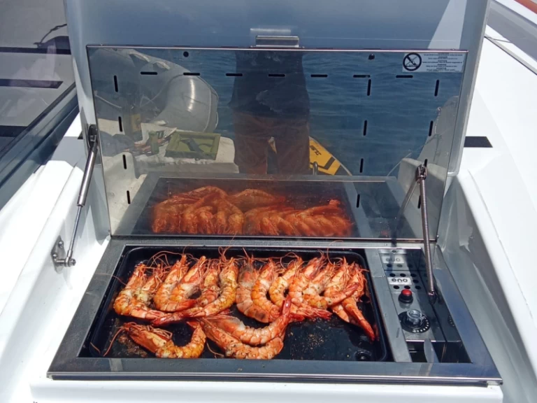 Pronájem lodi Marseille lákavé ceny Bali 4.6