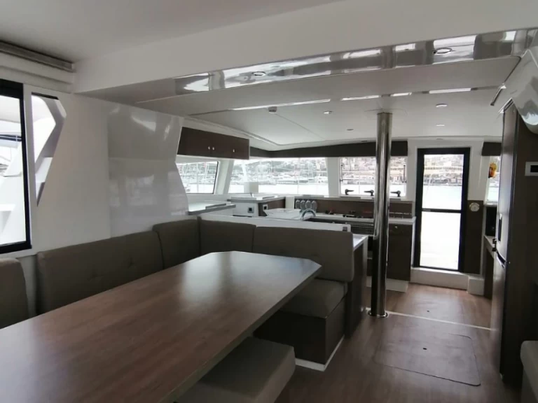 Pronájem jachty v Lavrio -Bali Bali 4.2 na Samboatu