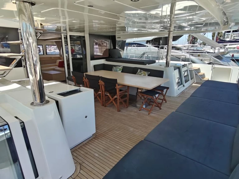 Pronájem Katamarán Lagoon s licencí