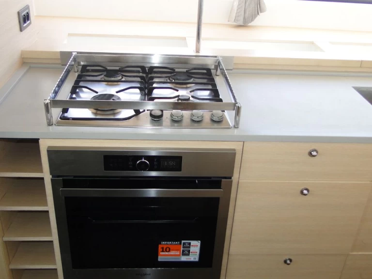 Lagoon Lagoon 620 jednotlivci a charterové společnosti v Alimos