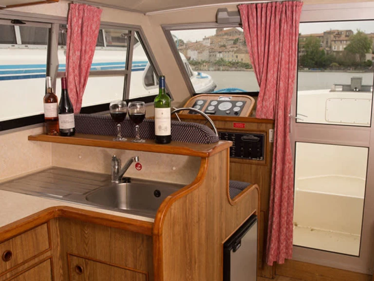 Pronájem Motorová loď Le Boat s licencí