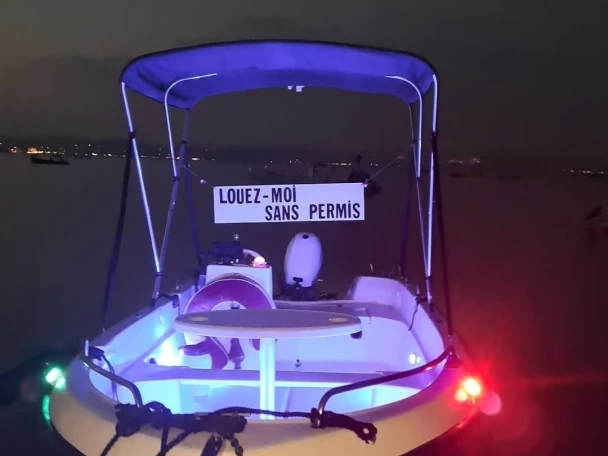 Motorová loď k pronájmu v Le Pradet za nejlepší cenu