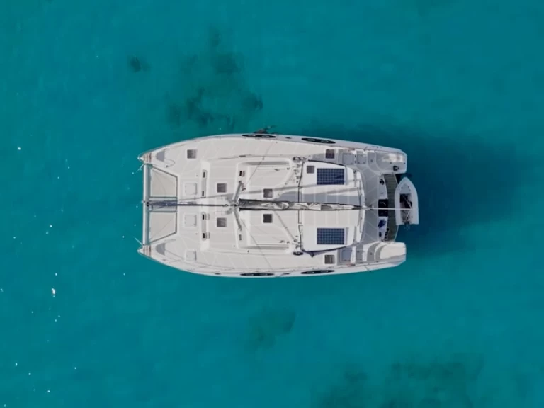 Pronajmout Katamarán se skipperem či ne Royal Cape v Hell-Ville