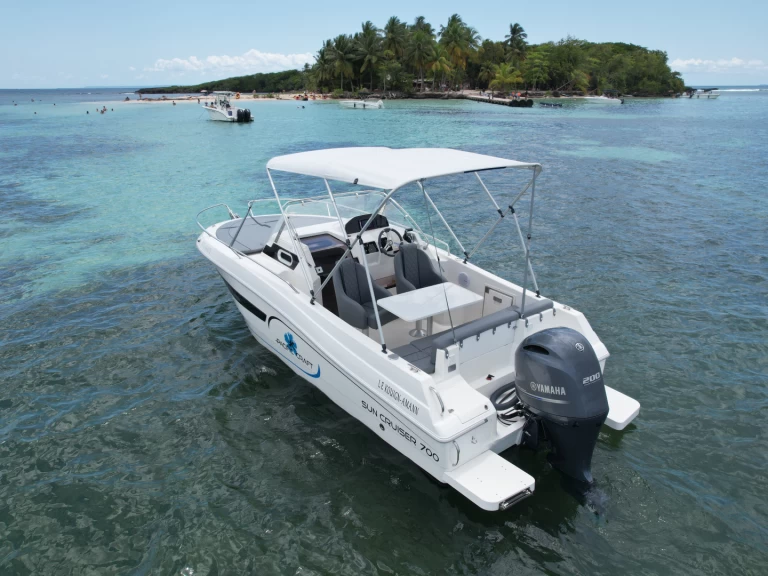 Pronájem Motorová loď Pacific Craft s licencí