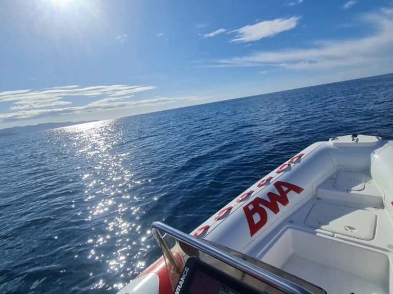 Pronajmout Polotuhá loď se skipperem či ne Bwa v Cagliari Port