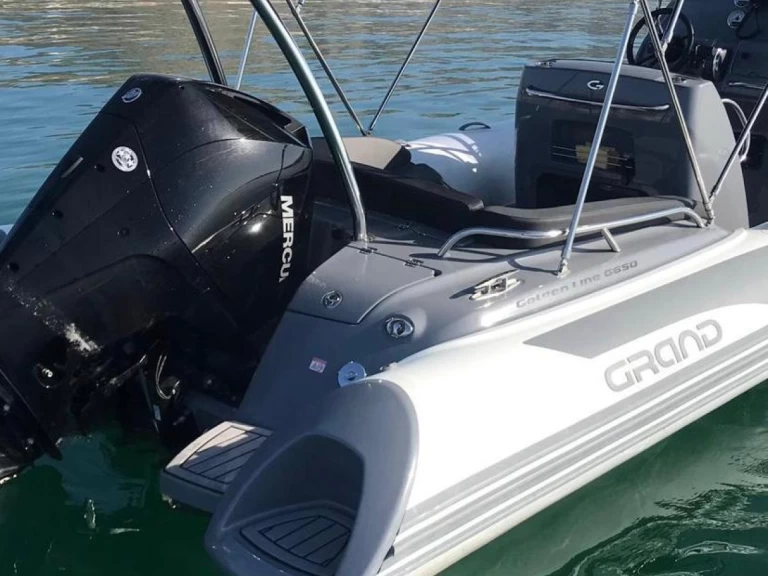 Polotuhá loď k pronájmu v Puerto de Pollensa za nejlepší cenu