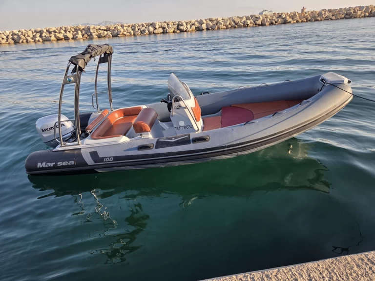 Pronájem lodi Marseille lákavé ceny Marsea CM 100