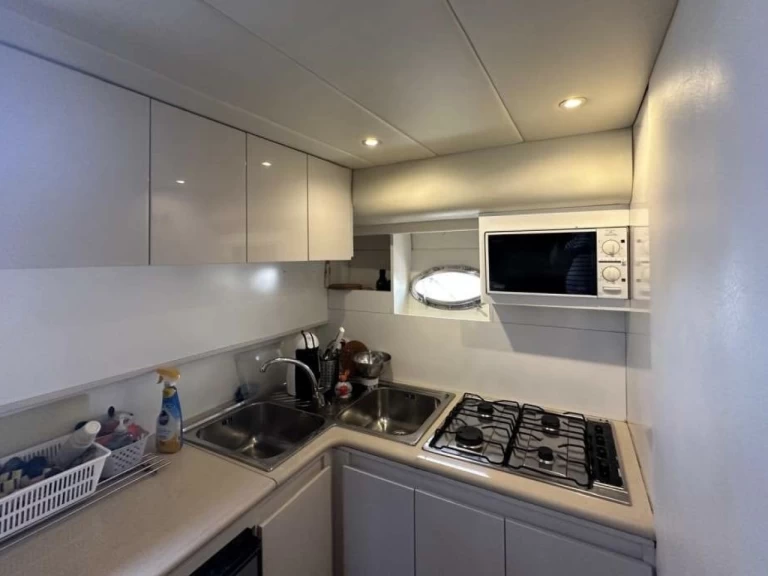 Pronájem Motorová loď Rizzardi s licencí