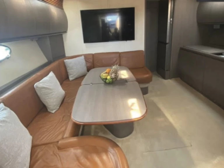 Pronajmout si Pershing Pershing 65 v Ornós