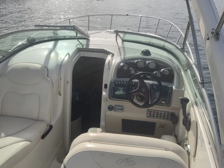 Pronájem jachty v Combarro -Monterey 270 cr na Samboatu