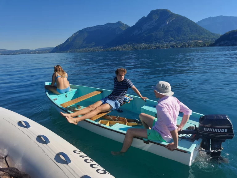 Pronájem Motorová loď Barque s licencí