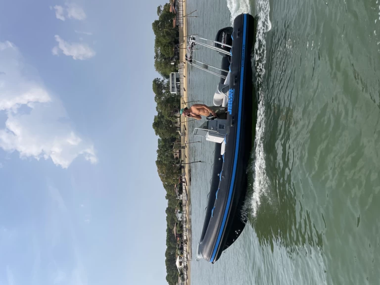 Pronajmout si Capelli Tempest 700 Sun v Le Canon