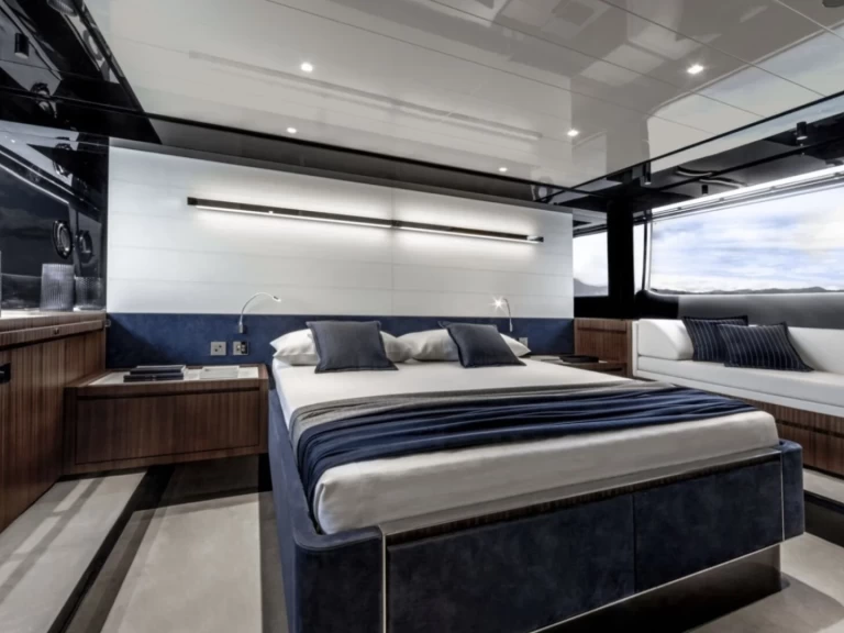 Pronájem jachty v Saint-Tropez -Riva Rebel 66 na Samboatu