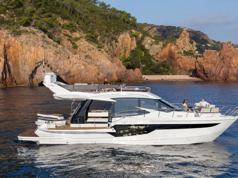 Pronájem lodi Galeon Galeon 500 Fly v Saint-Tropez na Samboatu