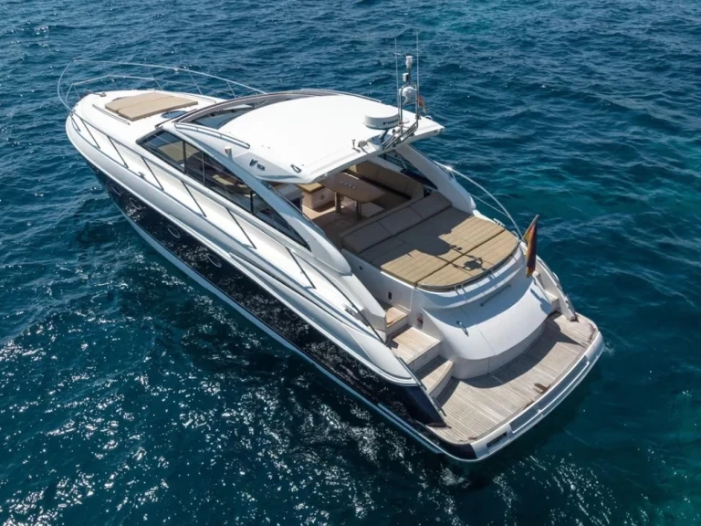 Pronájem lodi Cannes lákavé ceny Princess V53