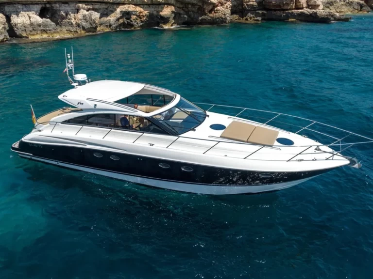 Pronájem lodi Princess Princess V53 v Cannes na Samboatu