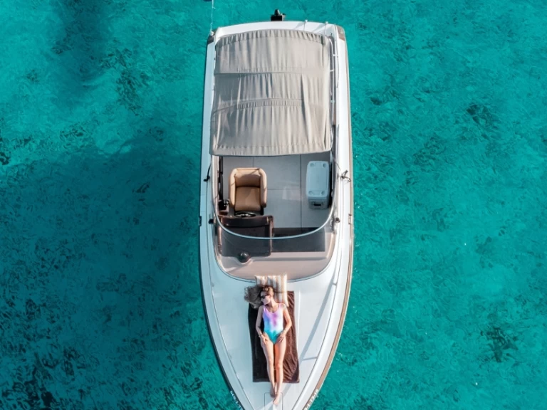 Cranchi Clipper 760 jednotlivci a charterové společnosti v Ibiza Town