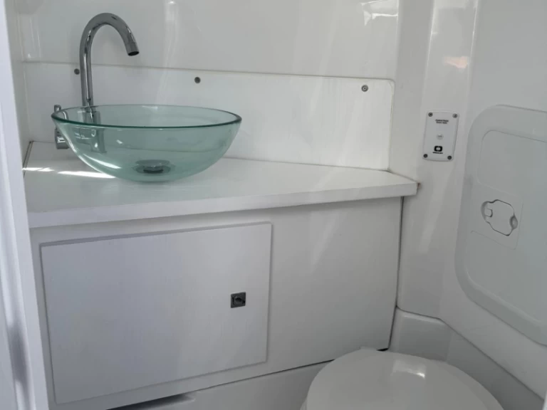 Pronájem Polotuhá loď v Poltu Quatu -Mar-Co E-Motion 29