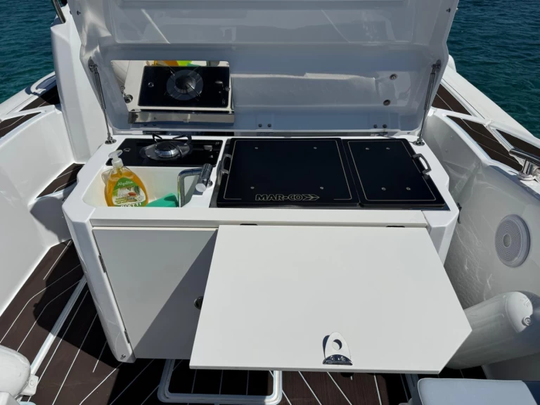 Pronajmout Polotuhá loď se skipperem či ne Mar-Co v Poltu Quatu