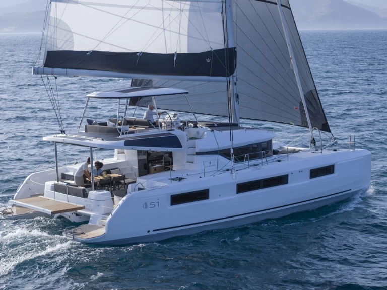 Pronajmout Katamarán se skipperem či ne Lagoon v Trogir