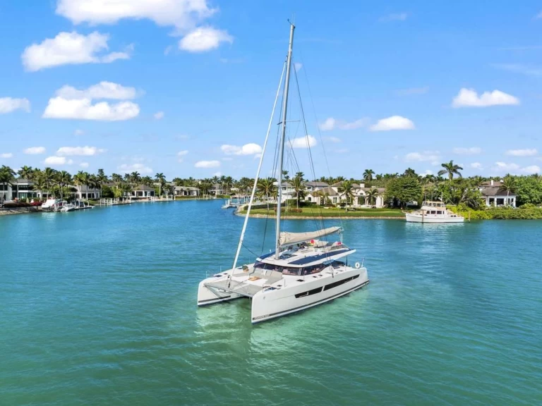 Pronájem lodi Britské Panenské ostrovy lákavé ceny HALCYON