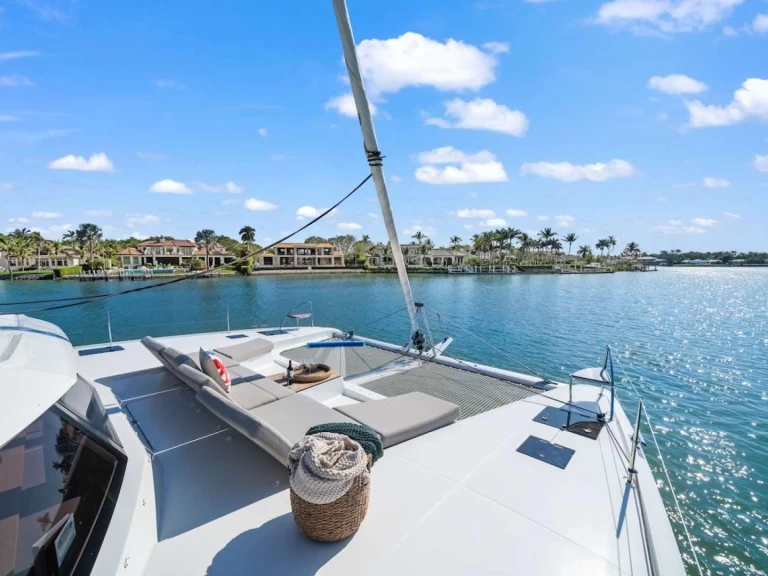 Pronájem Jachta Fountaine Pajot s licencí