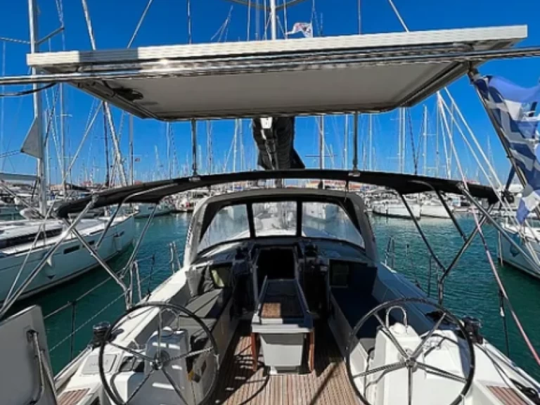 Pronájem Plachetnice Bénéteau s licencí