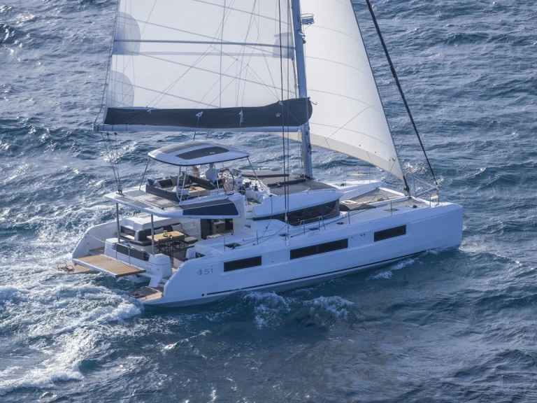 Pronajmout Katamarán se skipperem či ne Lagoon v Trogir