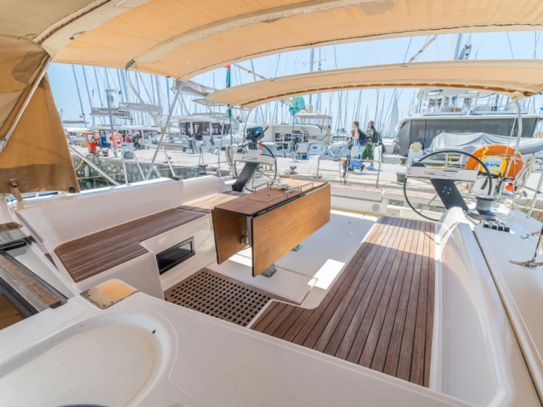 Pronájem lodi Dufour Dufour 530 v Alimos na Samboatu