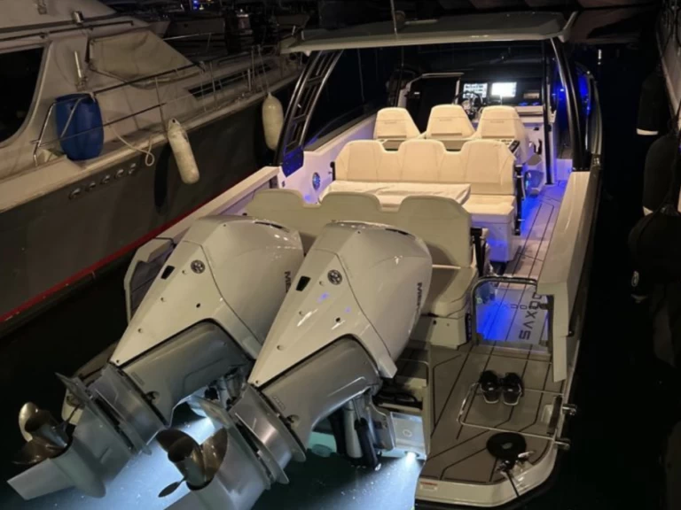 Saxdor Saxdor 320 GTO jednotlivci a charterové společnosti v Mandelieu-la-Napoule