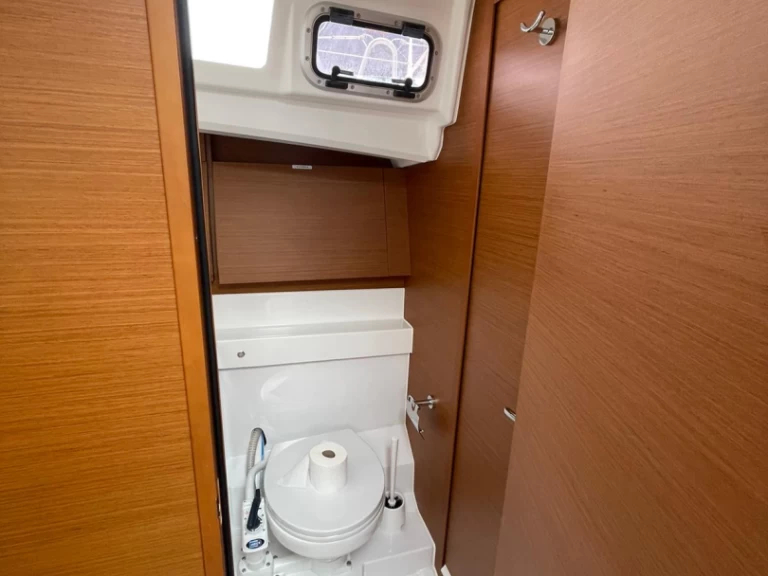 Pronajmout si Jeanneau Sun Odyssey 440 v Santa Cruz de Tenerife