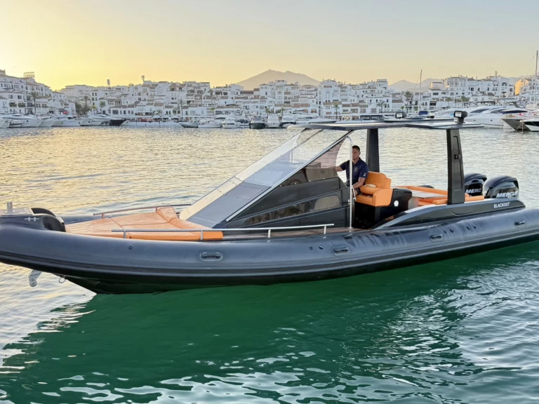 Pronájem Polotuhá loď Tormenta s licencí