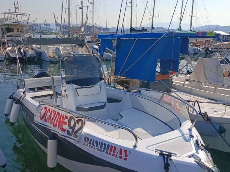 Pronajmout Motorová loď se skipperem či ne Trimarchi v La Spezia