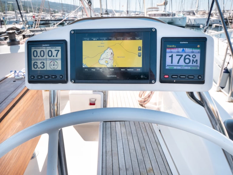 Pronajmout Plachetnice se skipperem či ne Bavaria v Punat