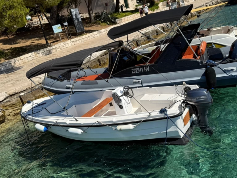 Pronájem lodi Adria Adria10 v Hvar  na Samboatu