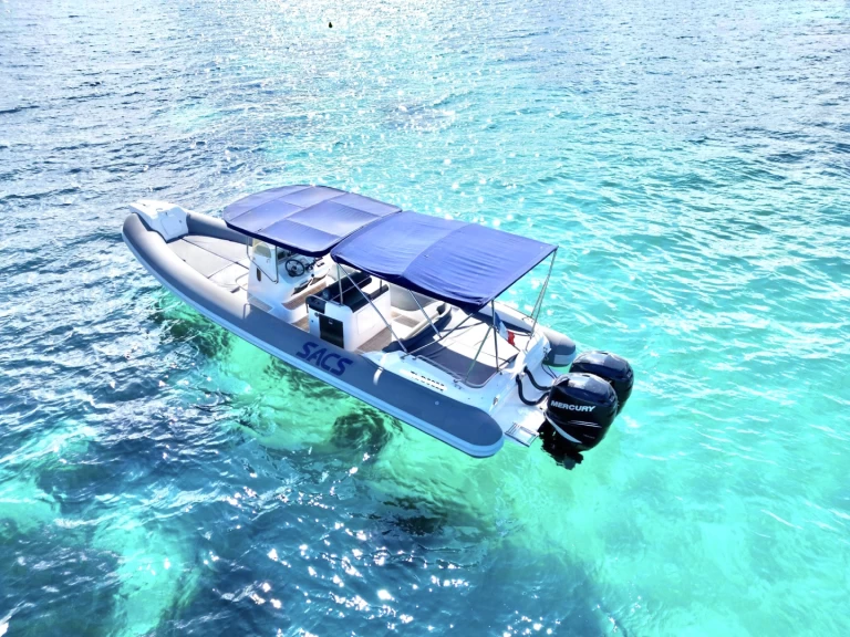 Polotuhá loď k pronájmu v Cannes za nejlepší cenu