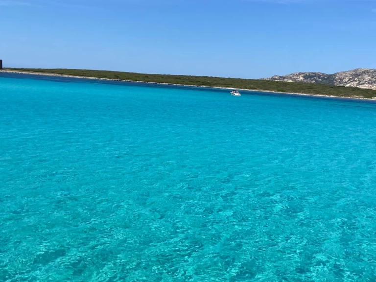 Pronajmout si Tiara 40 SOVRAN v Stintino