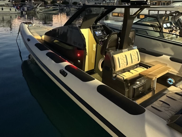 Pronajmout si Zen ZEN 40 - Mod. 2026 v Antiparos