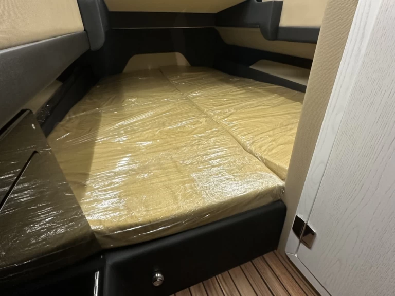 Pronájem lodi Antiparos lákavé ceny ZEN 40 - Mod. 2026