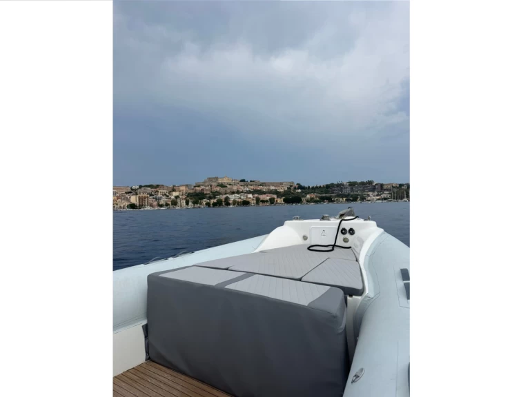 Pronajmout si Nadir NADIR 33 v Milazzo