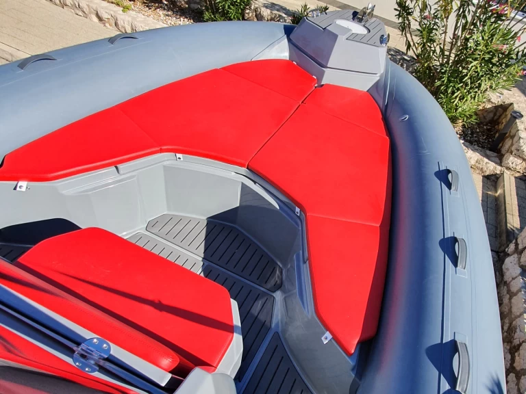 Pronájem lodi Marina Frapa Dubrovnik lákavé ceny 790 Pro Dynamic