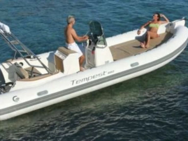 Pronajmout si Capelli Tempest 650 v Portigliolo