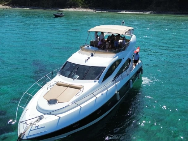 Pronájem Jachta v Port de Hyères (St Pierre) -Sunseeker Manhattan 60