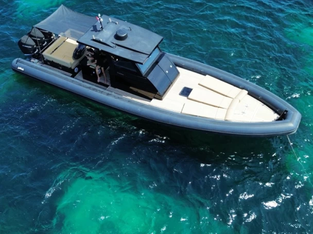 Pronajmout si Sea Water Phantom 400 v Hyeres