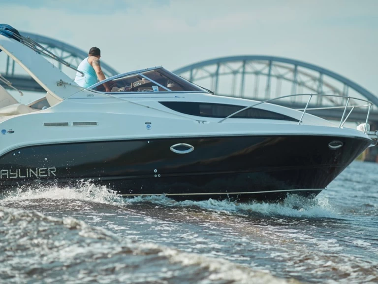 Pronájem lodi Bayliner Bayliner 285 Cruiser v Vieux Port de Cannes na Samboatu