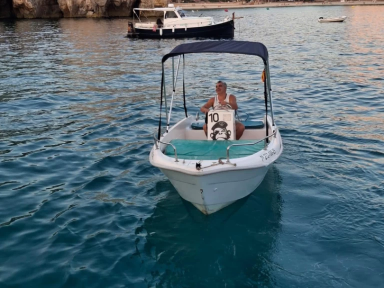 Pronájem jachty v Cala Galdana -Estable 400 na Samboatu