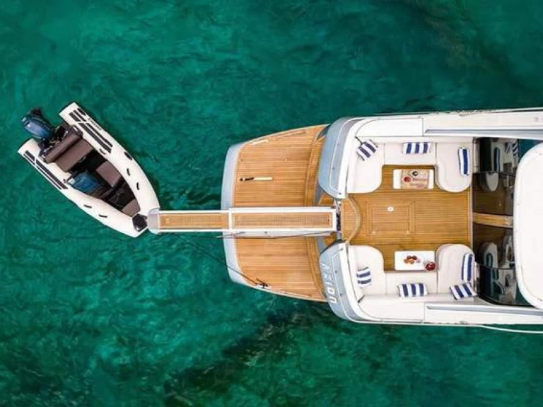 Pronájem jachty v Ornós -Pershing Pershing 65 na Samboatu