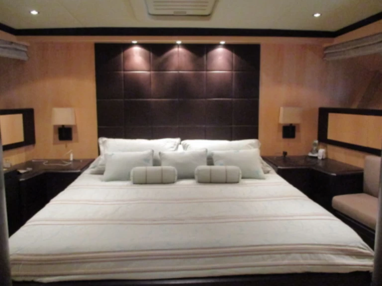 Pronajmout Jachta se skipperem či ne Mangusta v Positano