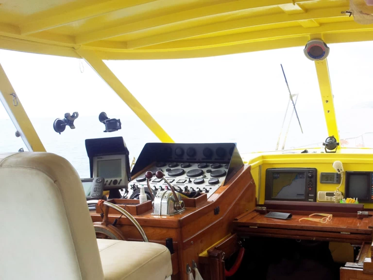 Pronájem jachty v Anzio -Ghibli Bora Bora na Samboatu