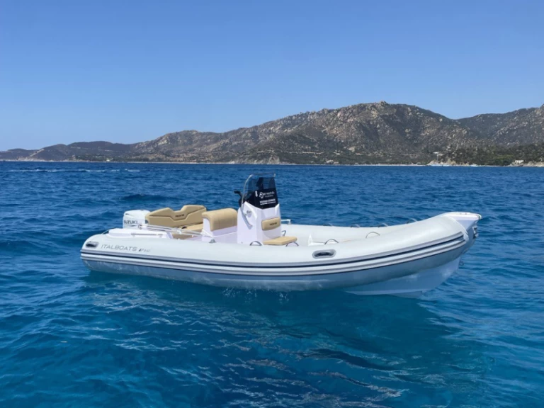 Italboats Predator 540 jednotlivci a charterové společnosti v Villasimius